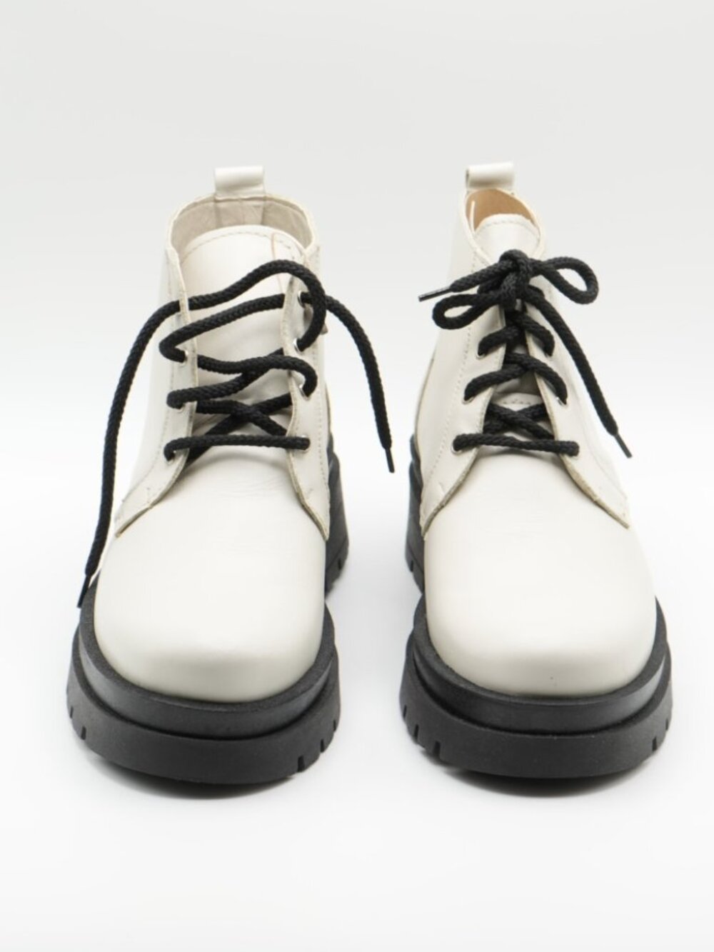 Divine Follie Women's Ankle Boots In White Size US7 / EU37